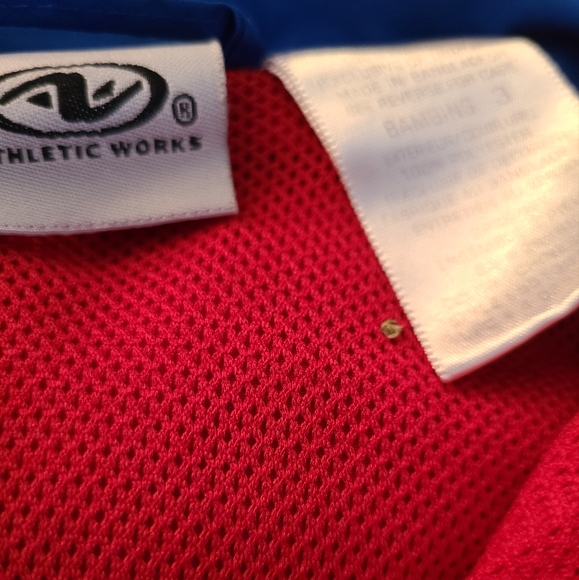 Red and blue mesh lined hooded windbreaker jacket - Picture 3 of 4